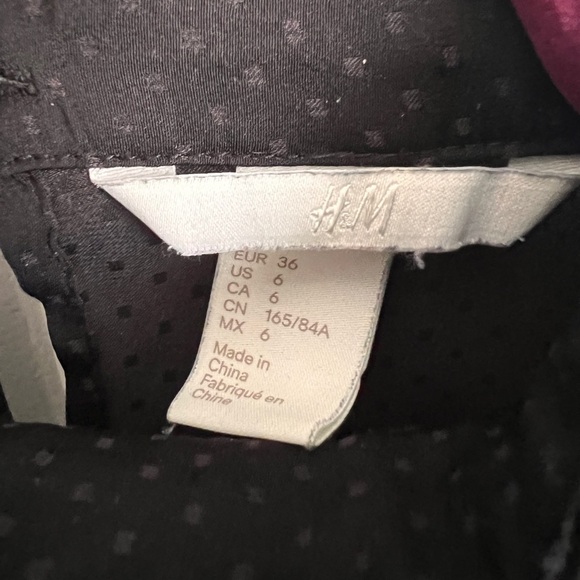 H‎ & M long sleeve black dotted blouse size 6 - Picture 10 of 10